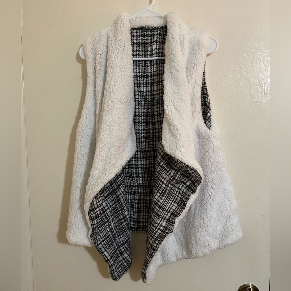 Reversible Vest / Black n White / OS
